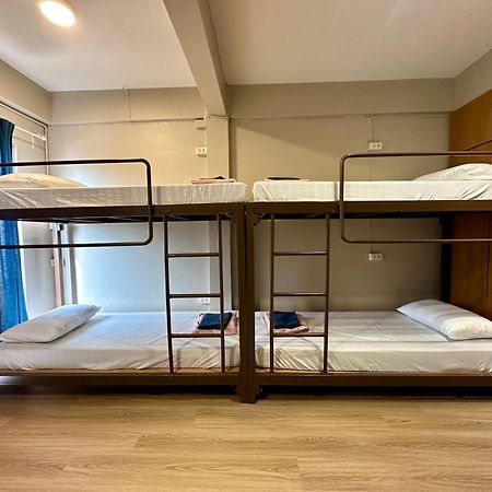 Films House Hostel Bang Saen Luaran gambar