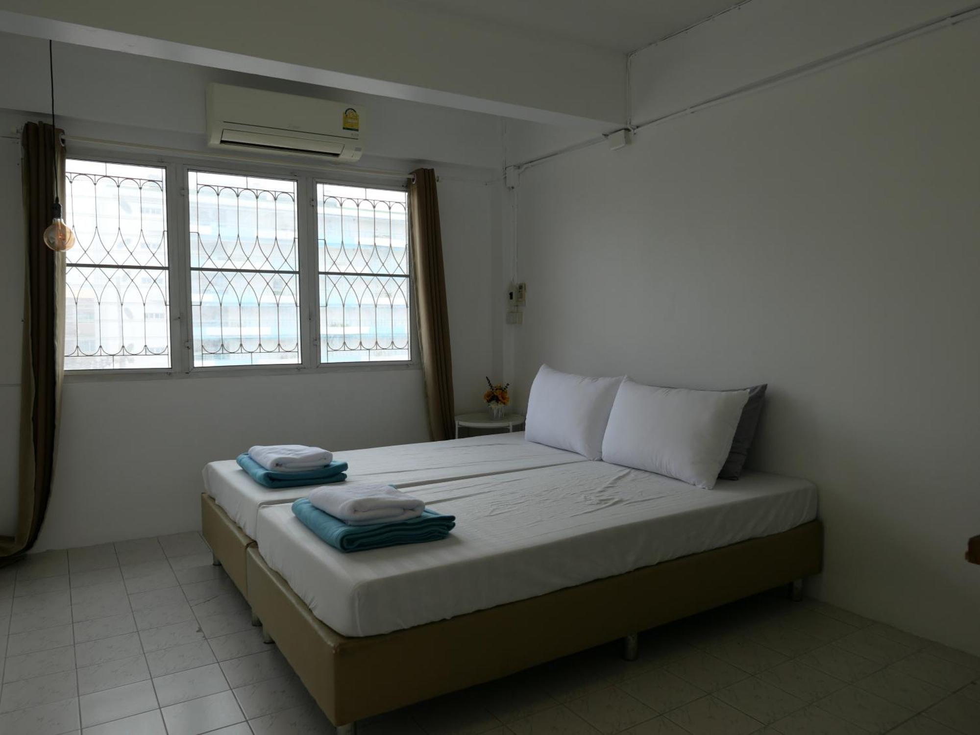Films House Hostel Bang Saen Luaran gambar