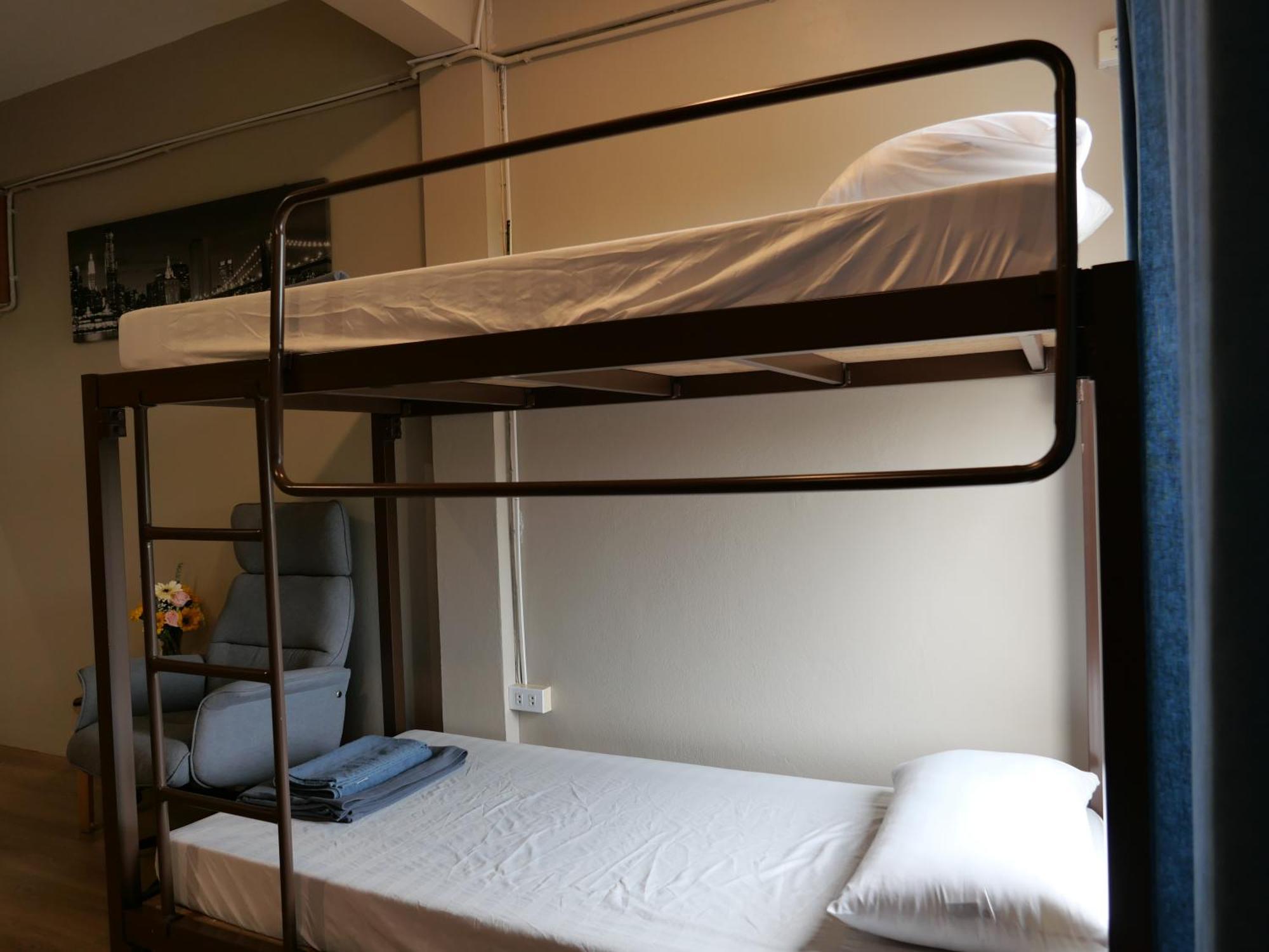 Films House Hostel Bang Saen Luaran gambar