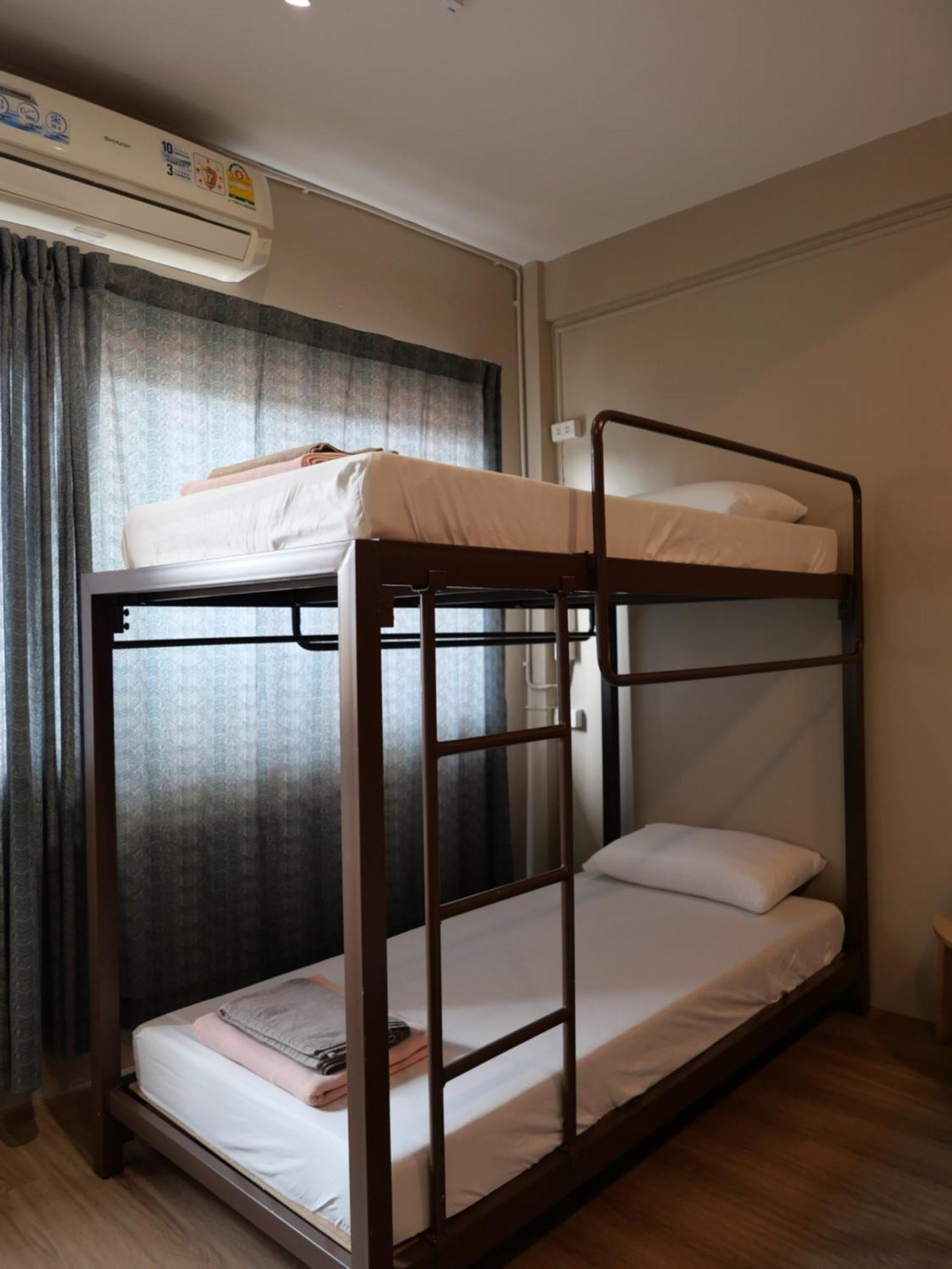 Films House Hostel Bang Saen Luaran gambar